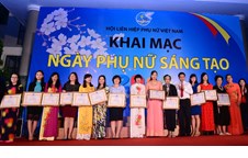 TS. Nguyễn Thị Thanh vinh dự được nhận bằng khen của Hội LHPN Việt Nam trong ngày phụ nữ sáng tạo 2015